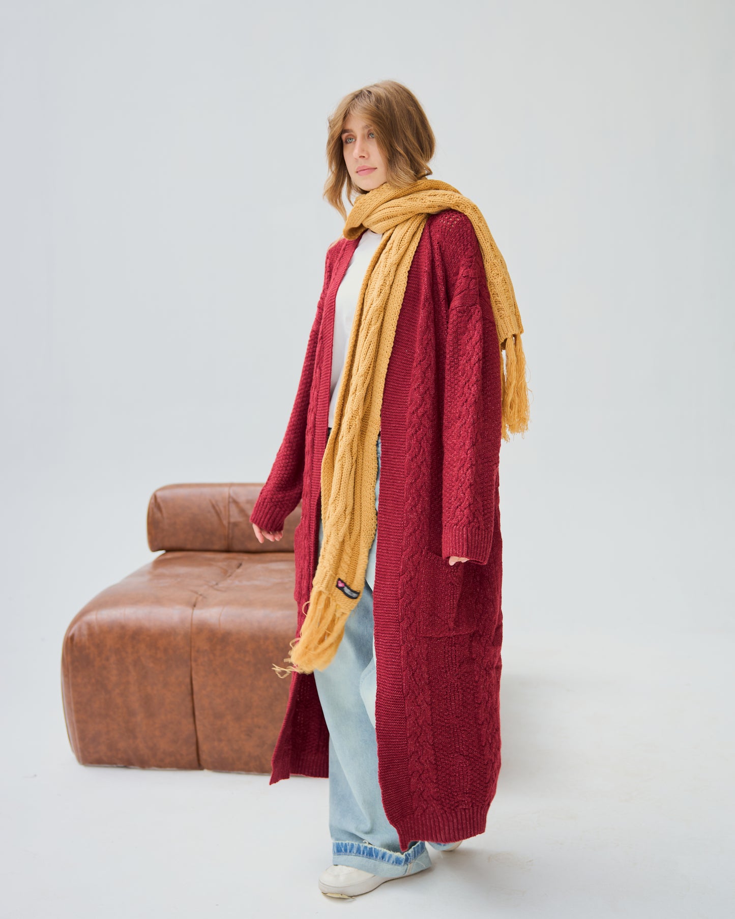 Cable knit scarf in camel