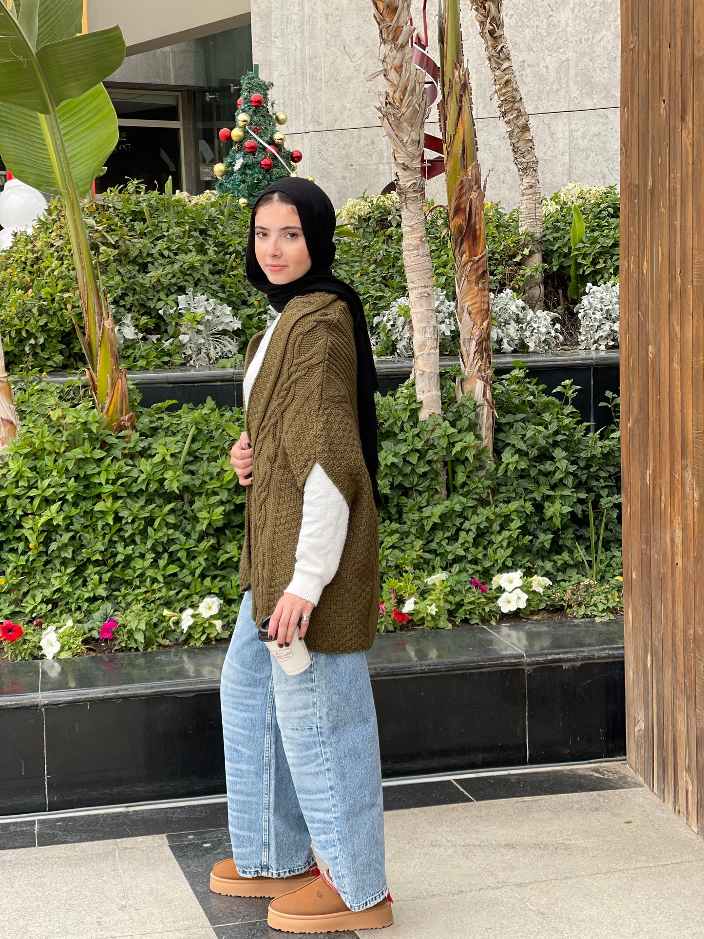 Knitted cap in olive