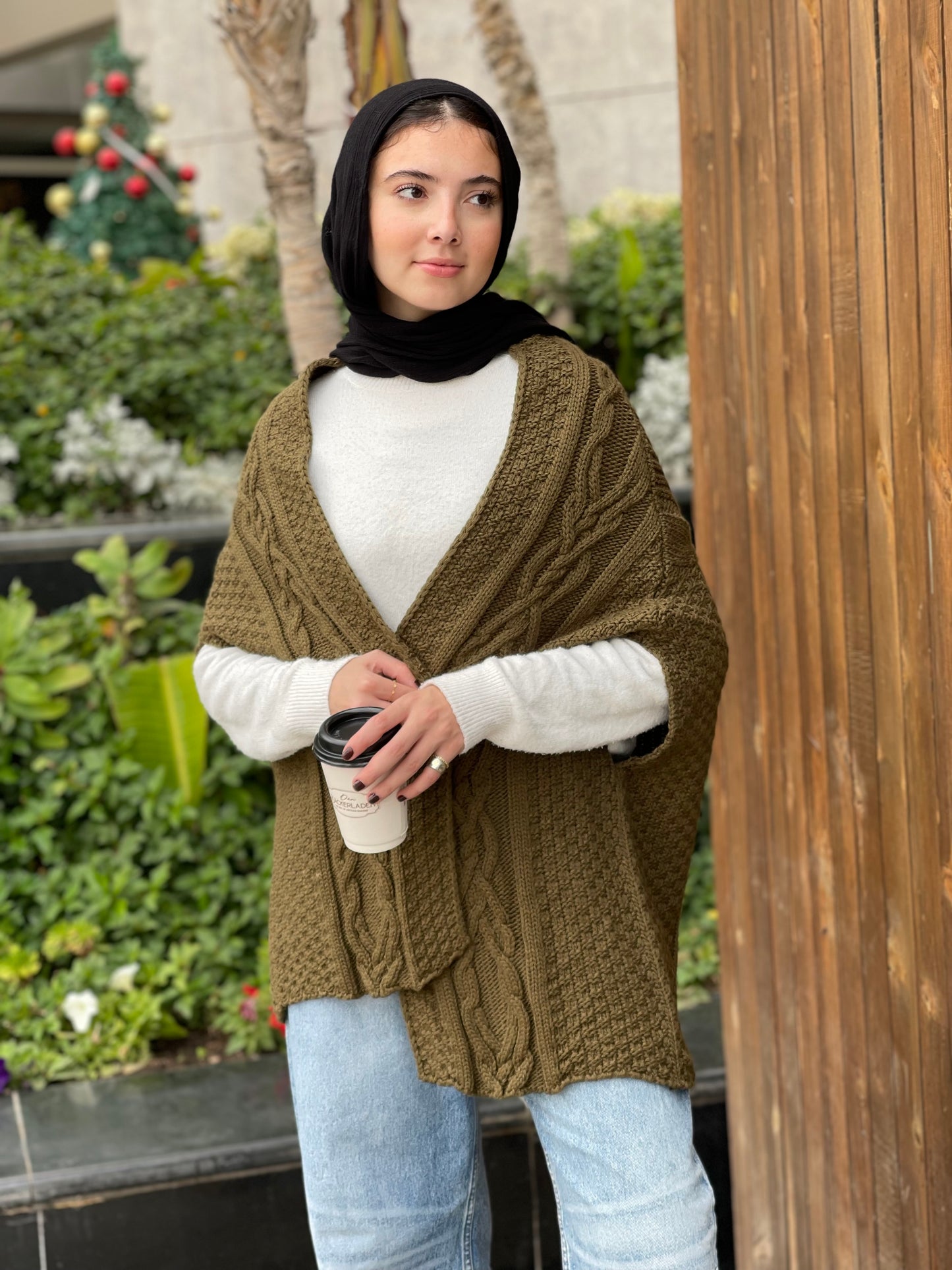 Knitted cap in olive