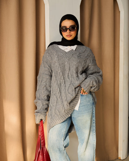 Cable-knit V-neck Sweater in Grey