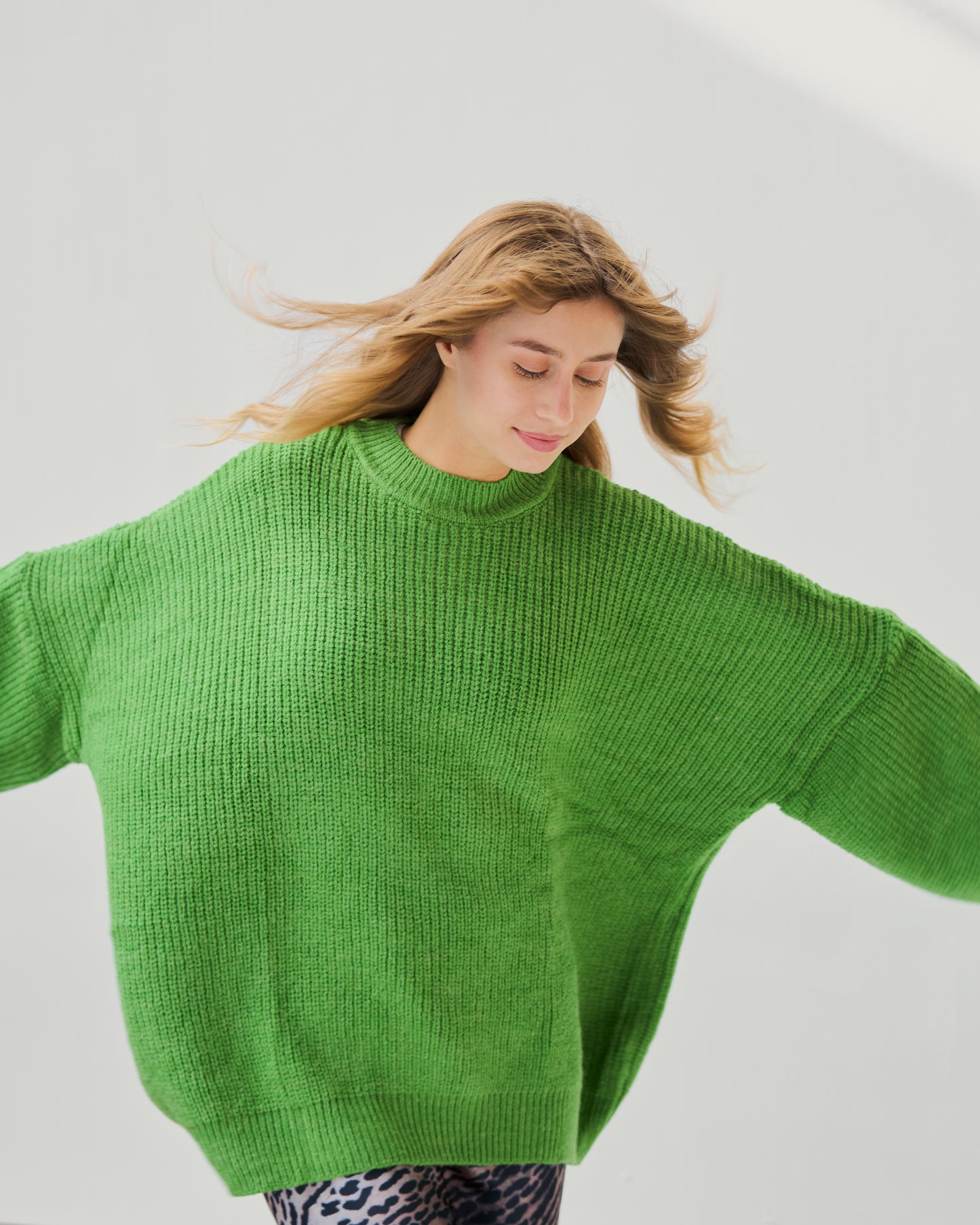 Oversized Chunky Knit Sweater in Kiwi Green