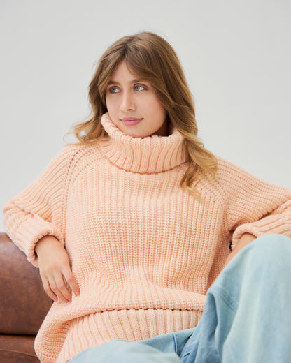 Everyday cozy sweater in light salmon