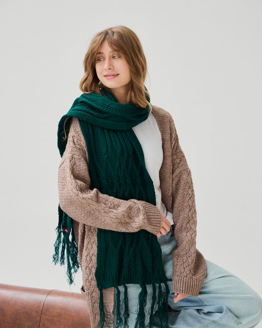 Cable-Knit Scarf in Emerald Green