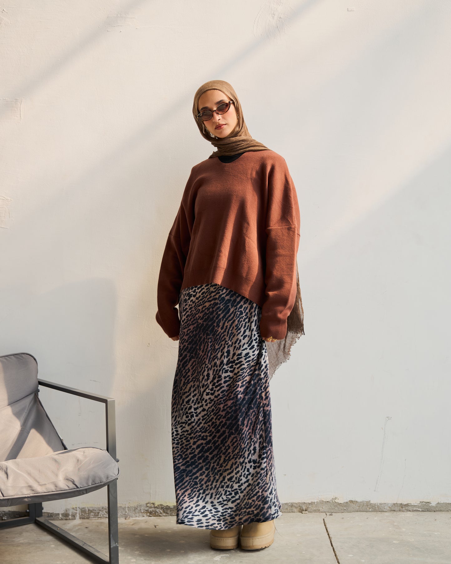 Oversized Round-neck Sweater in Brown
