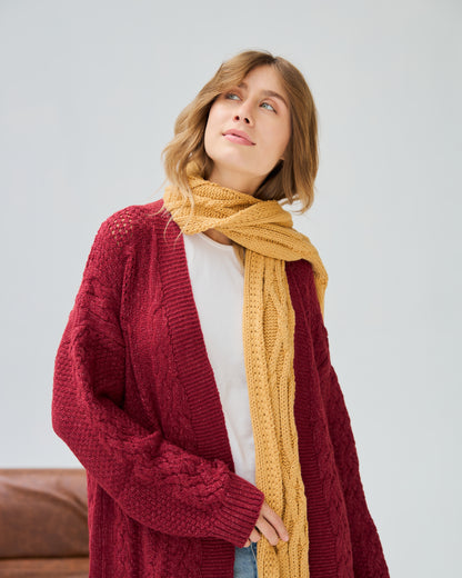 Cable knit scarf in camel