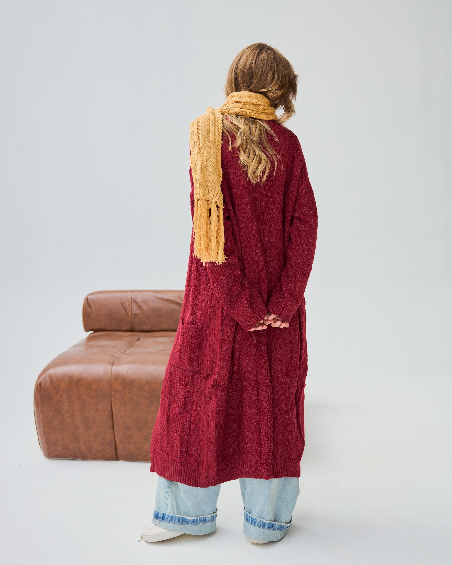 Cable knit scarf in camel