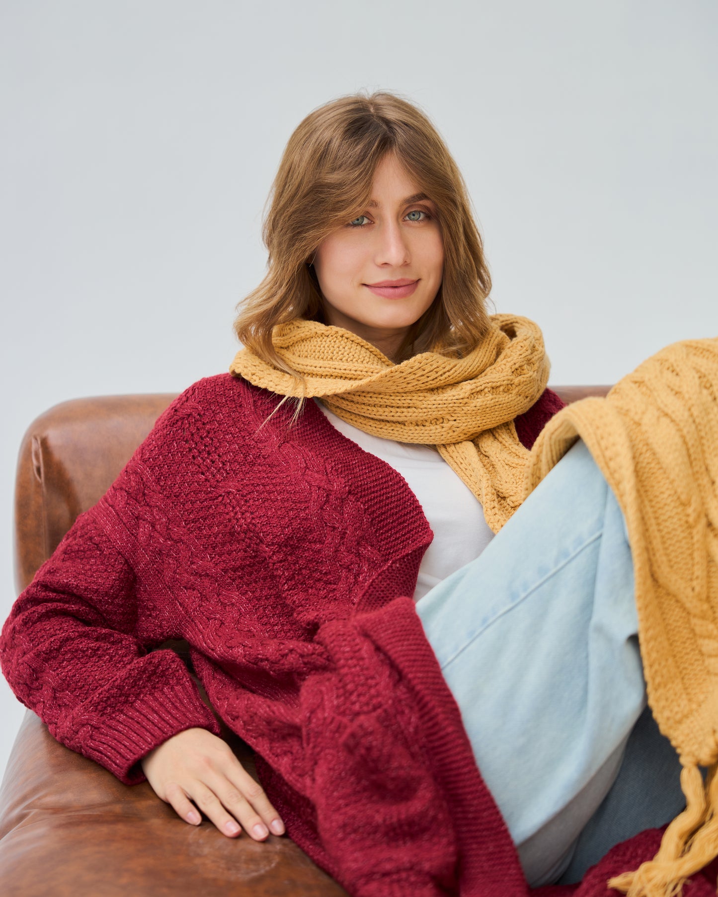 Cable knit scarf in camel