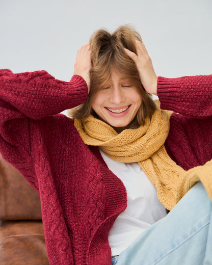 Cable knit scarf in camel