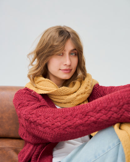 Cable knit scarf in camel