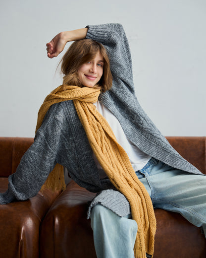 Cable knit scarf in camel