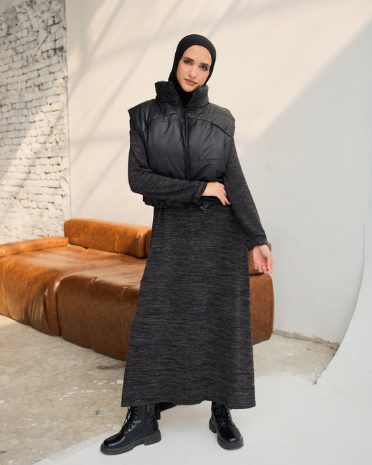 Cropped Puffer Vest in Black