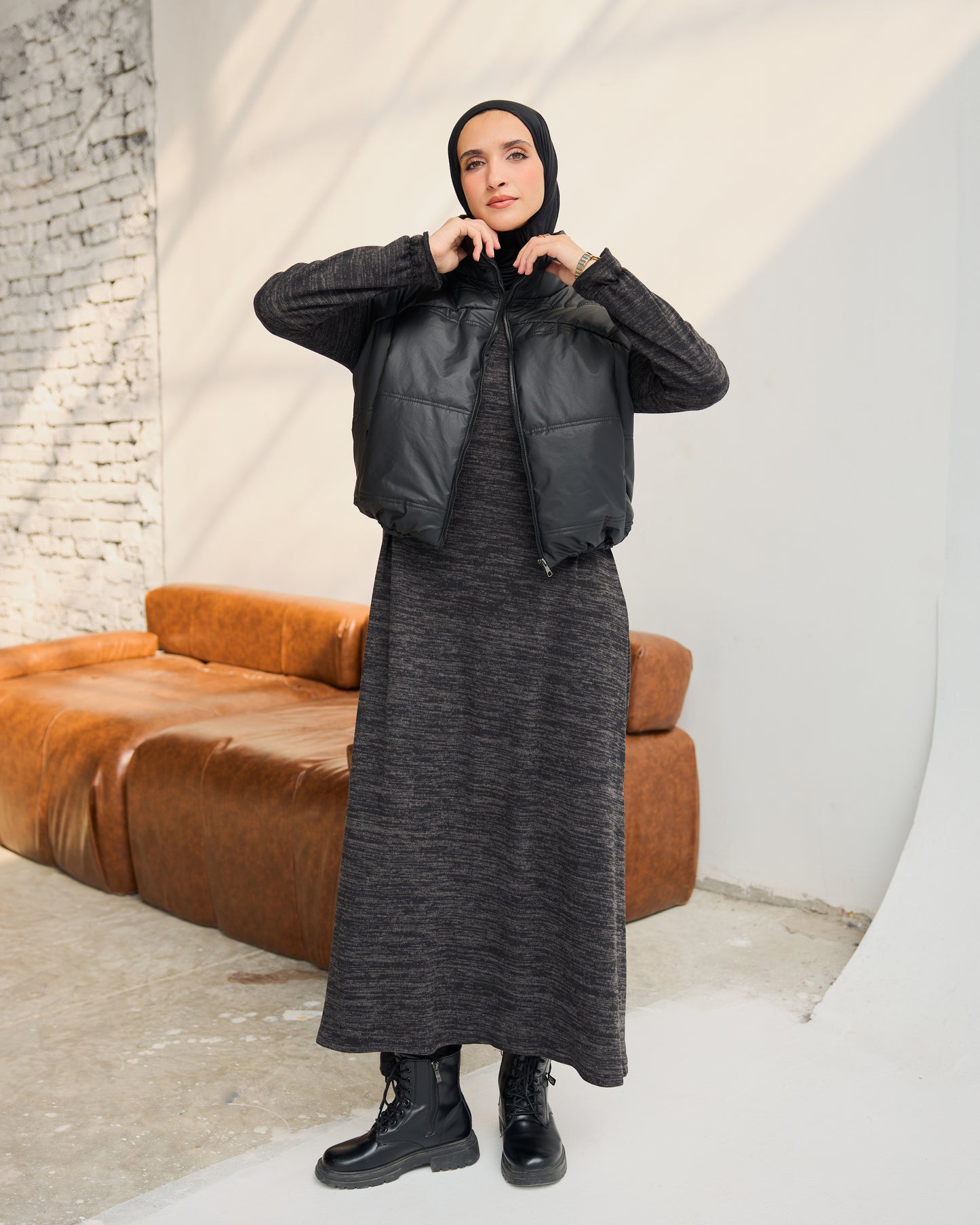 Cropped Puffer Vest in Black