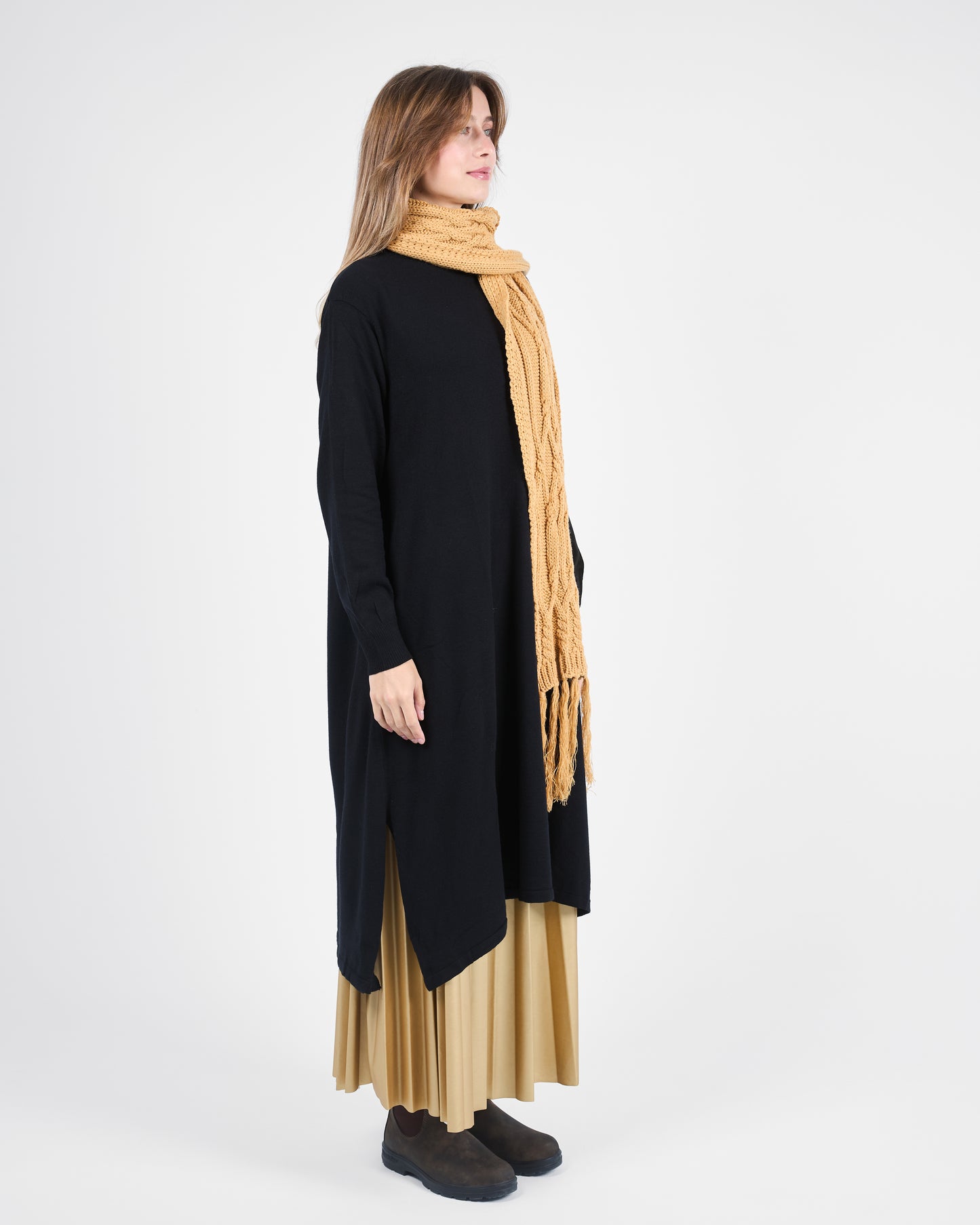 Long Basic knitted Tunic in Black