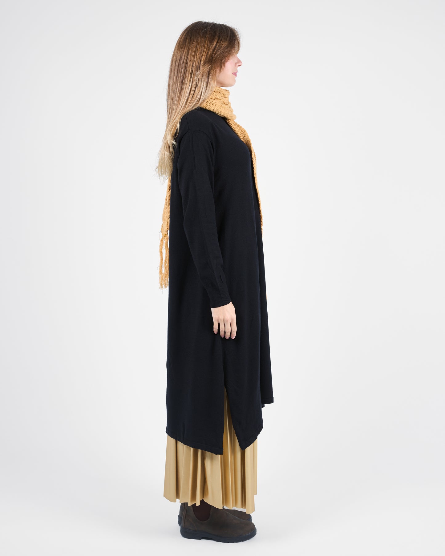 Long Basic knitted Tunic in Black
