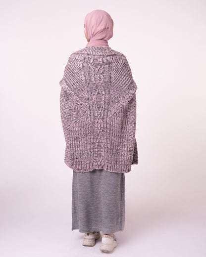 Knitted cap in grey rose