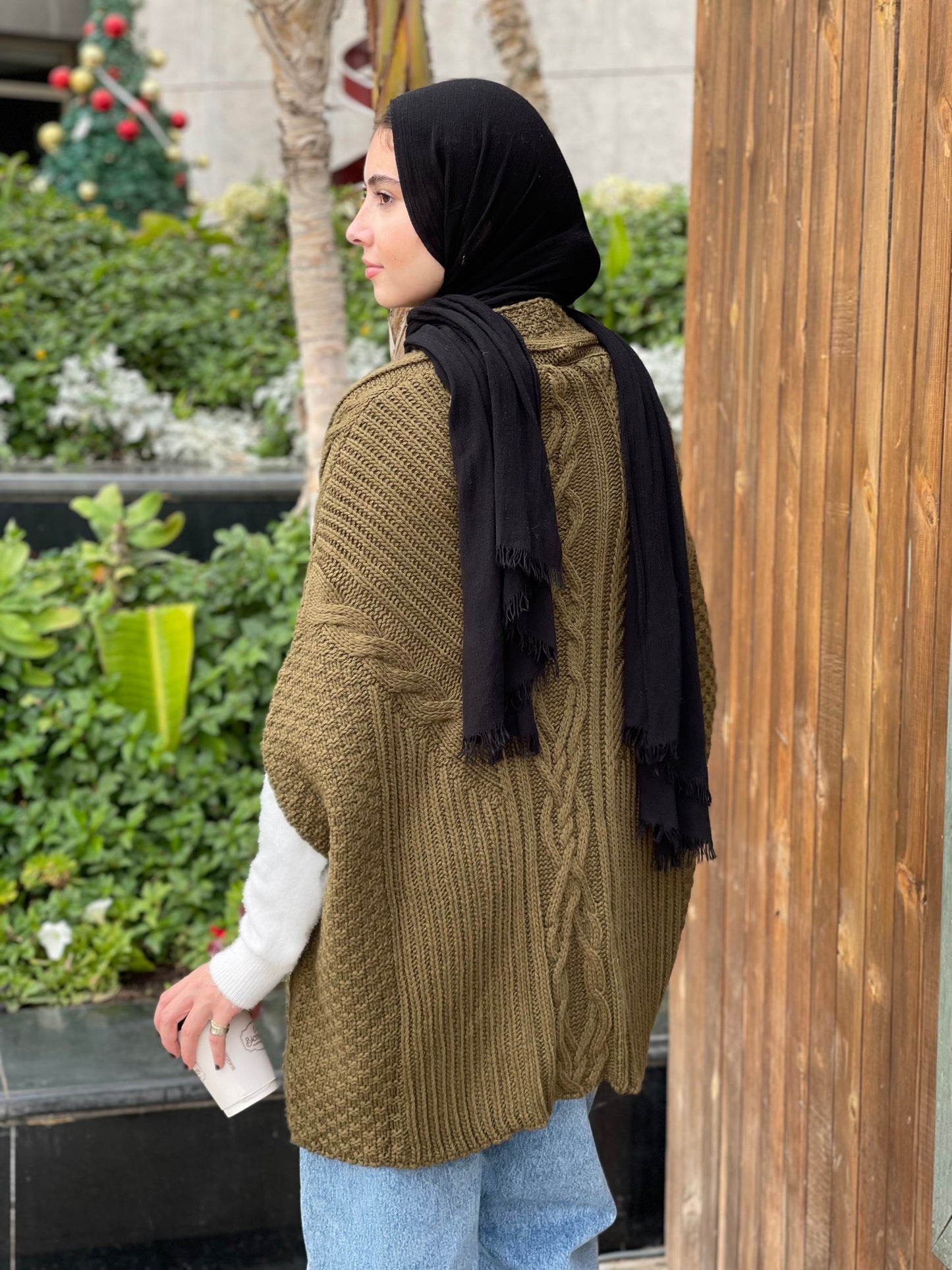 Knitted cap in olive