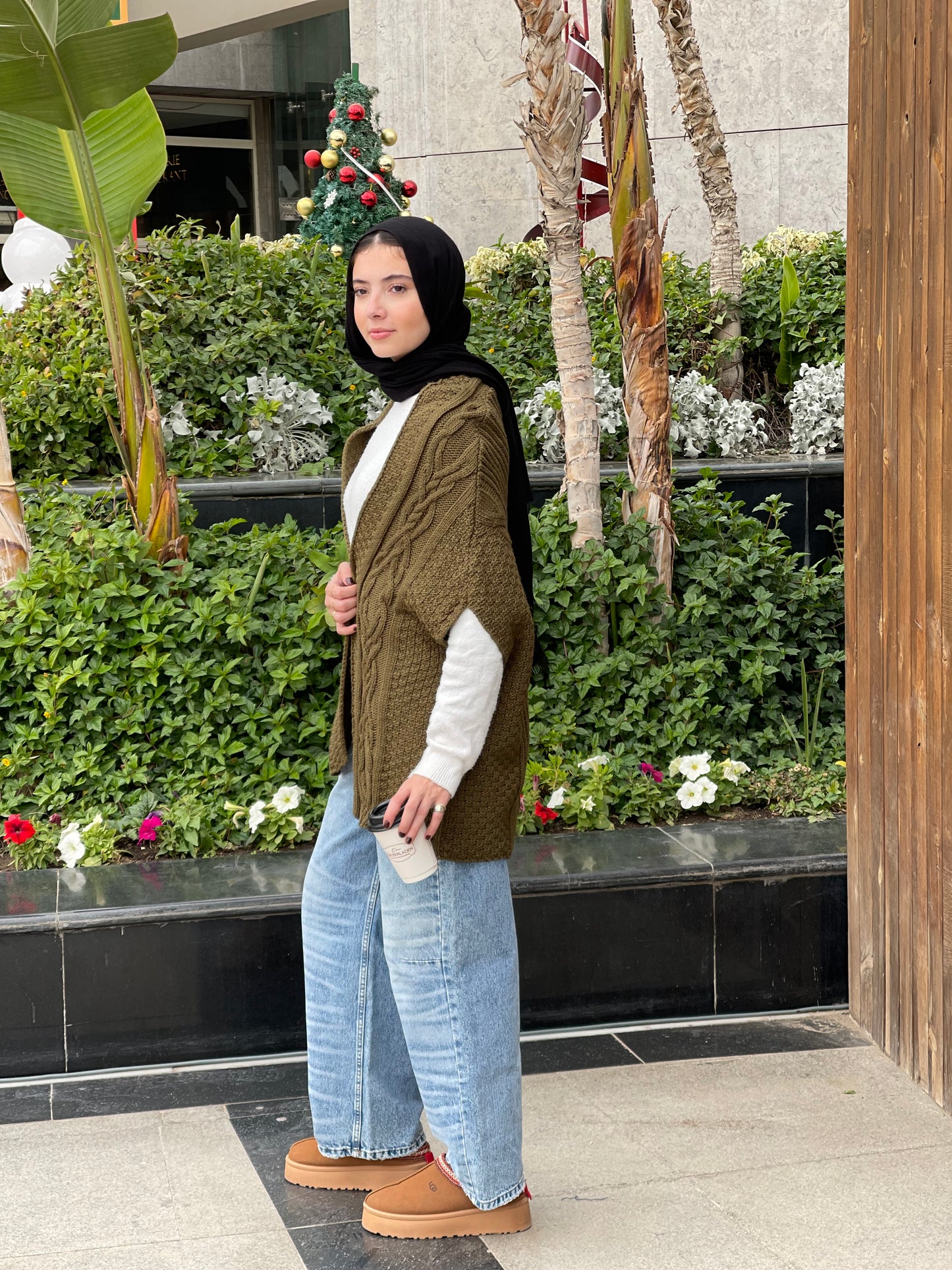 Knitted cap in olive