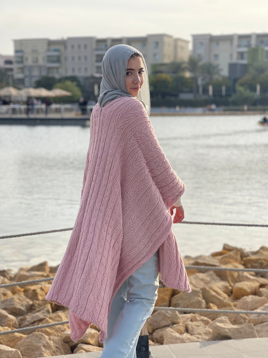 Cable-knitted Cape in pink
