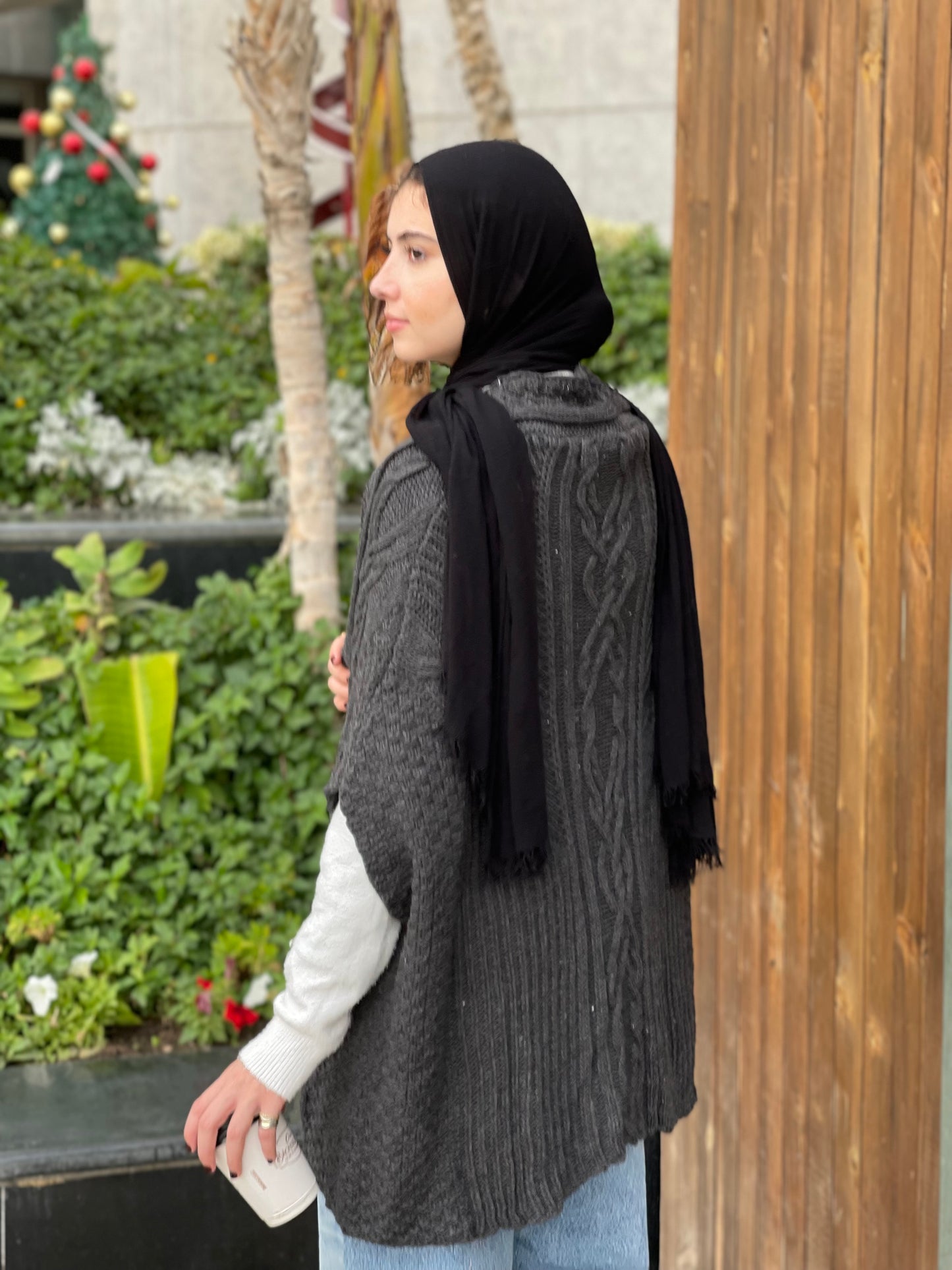 Knitted cap in dark gray