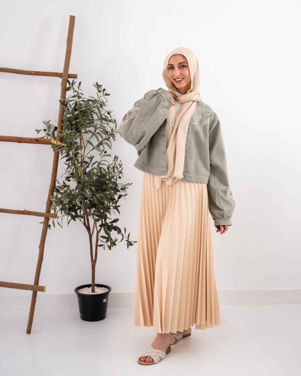 Plated skirt  in beig