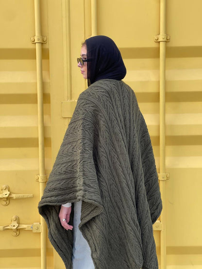Cable-knitted Cape in Olive