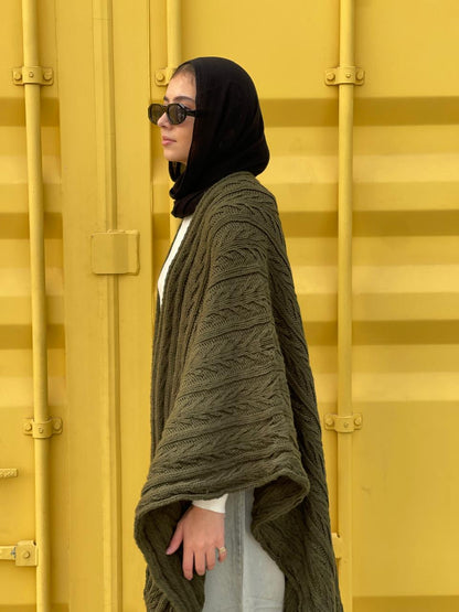 Cable-knitted Cape in Olive