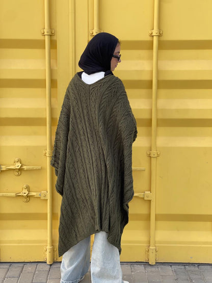 Cable-knitted Cape in Olive