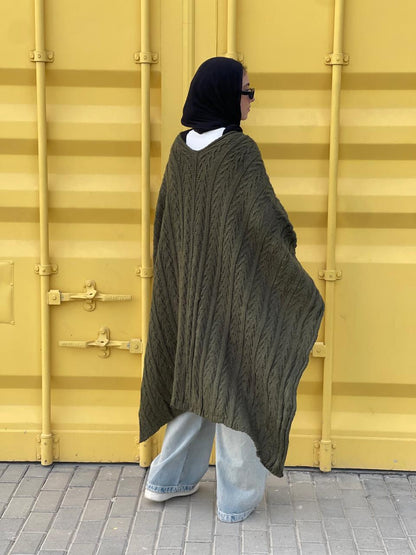 Cable-knitted Cape in Olive