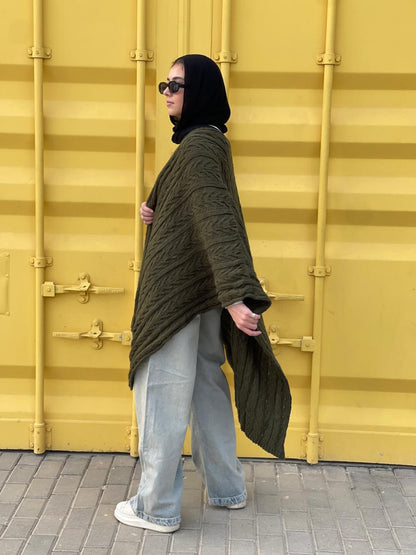 Cable-knitted Cape in Olive