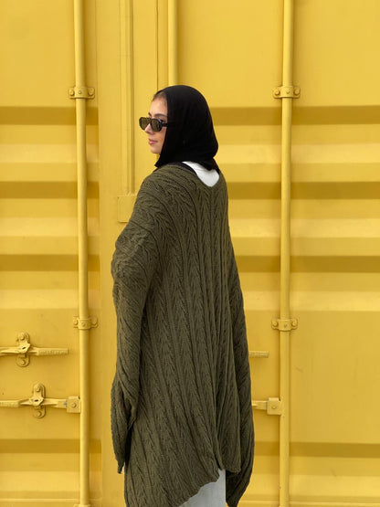 Cable-knitted Cape in Olive