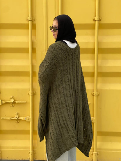 Cable-knitted Cape in Olive