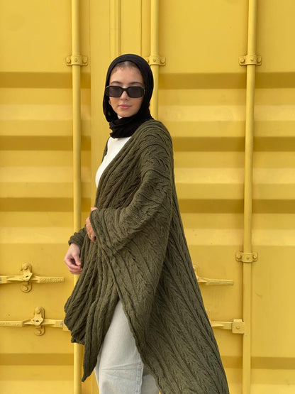 Cable-knitted Cape in Olive