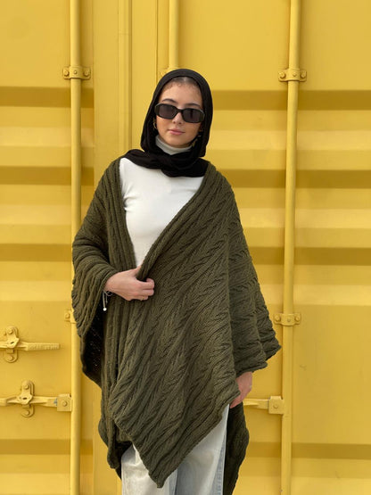 Cable-knitted Cape in Olive