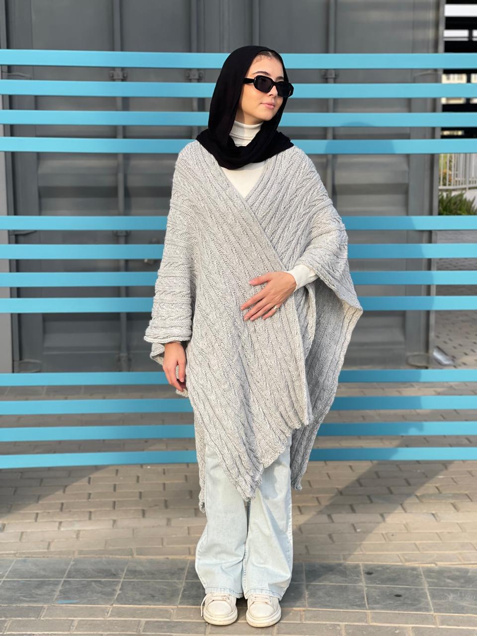 Cable-Knitted Cape in Grey