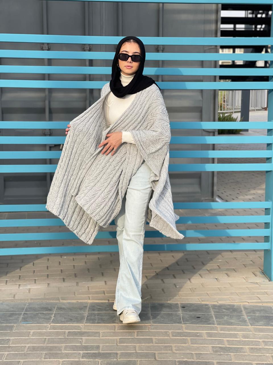 Cable-Knitted Cape in Grey