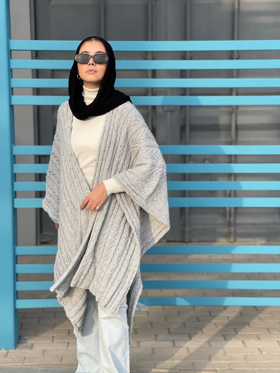 Cable-Knitted Cape in Grey
