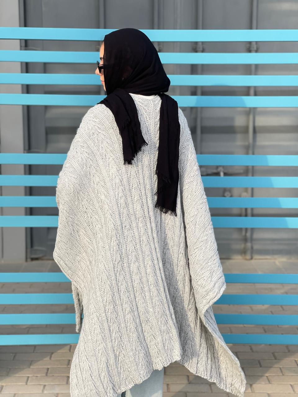 Cable-Knitted Cape in Grey