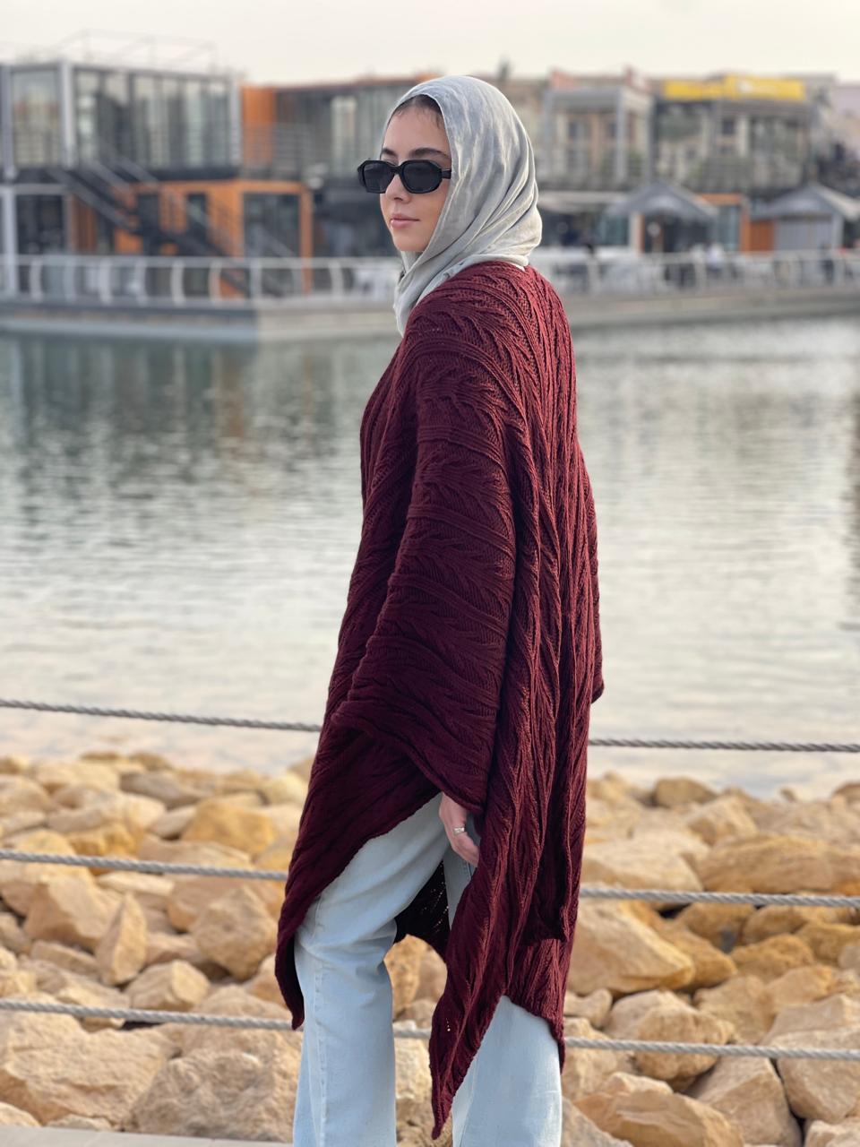 Cable-knitted Cape in Burgundy