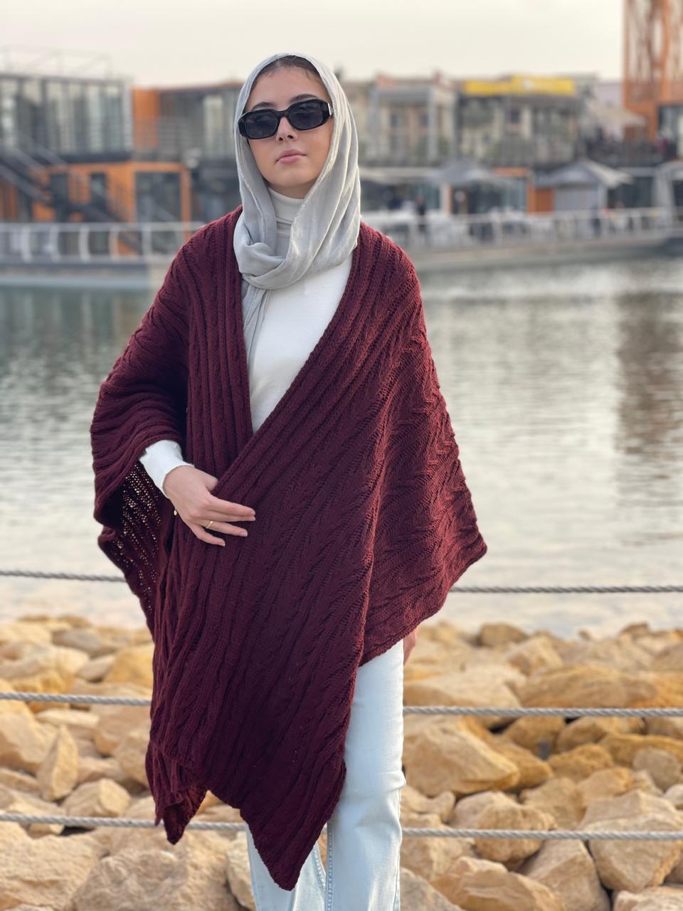 Cable-knitted Cape in Burgundy