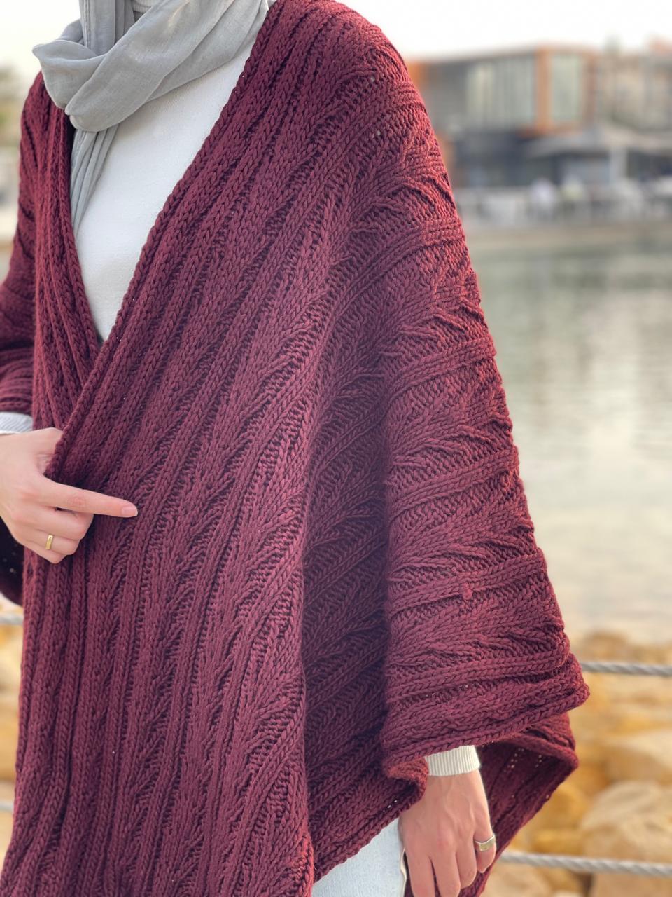 Cable-knitted Cape in Burgundy