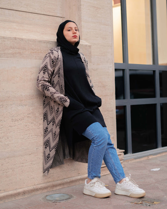 Zigzag Patterned Knitted Cardigan in Grey