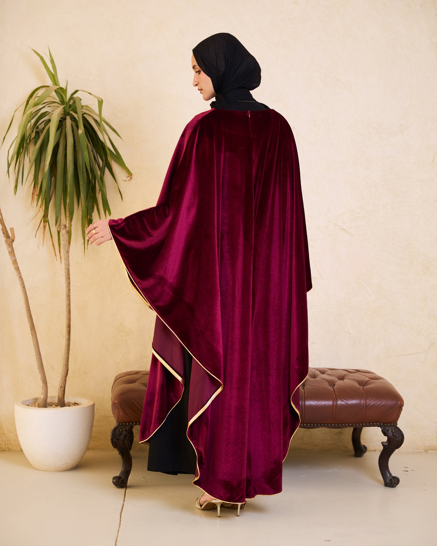 Majestic burgundy Velvet Cinched Kaftan – Ramadan Edition& Matching Clutch Set