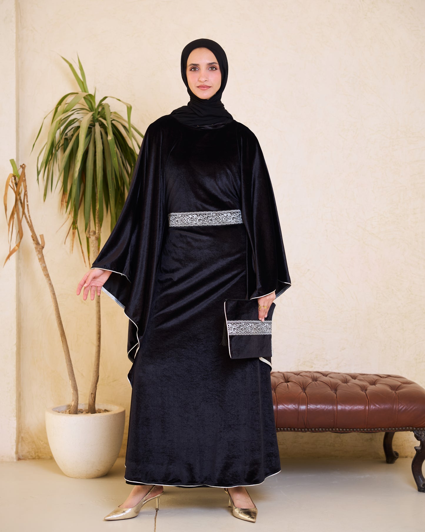 Majestic black Velvet Cinched Kaftan – Ramadan Edition& Matching Clutch Set