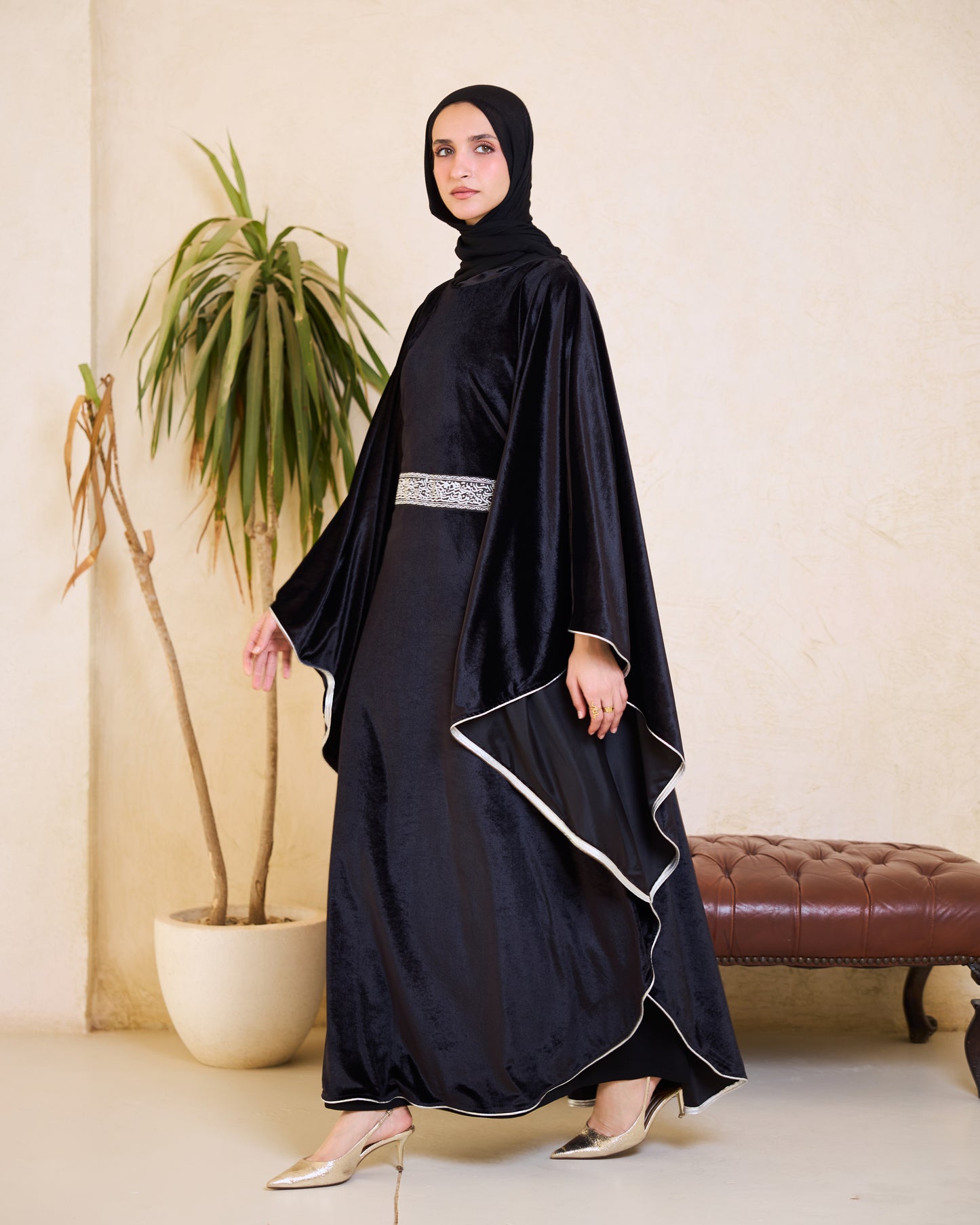 Majestic black Velvet Cinched Kaftan – Ramadan Edition& Matching Clutch Set