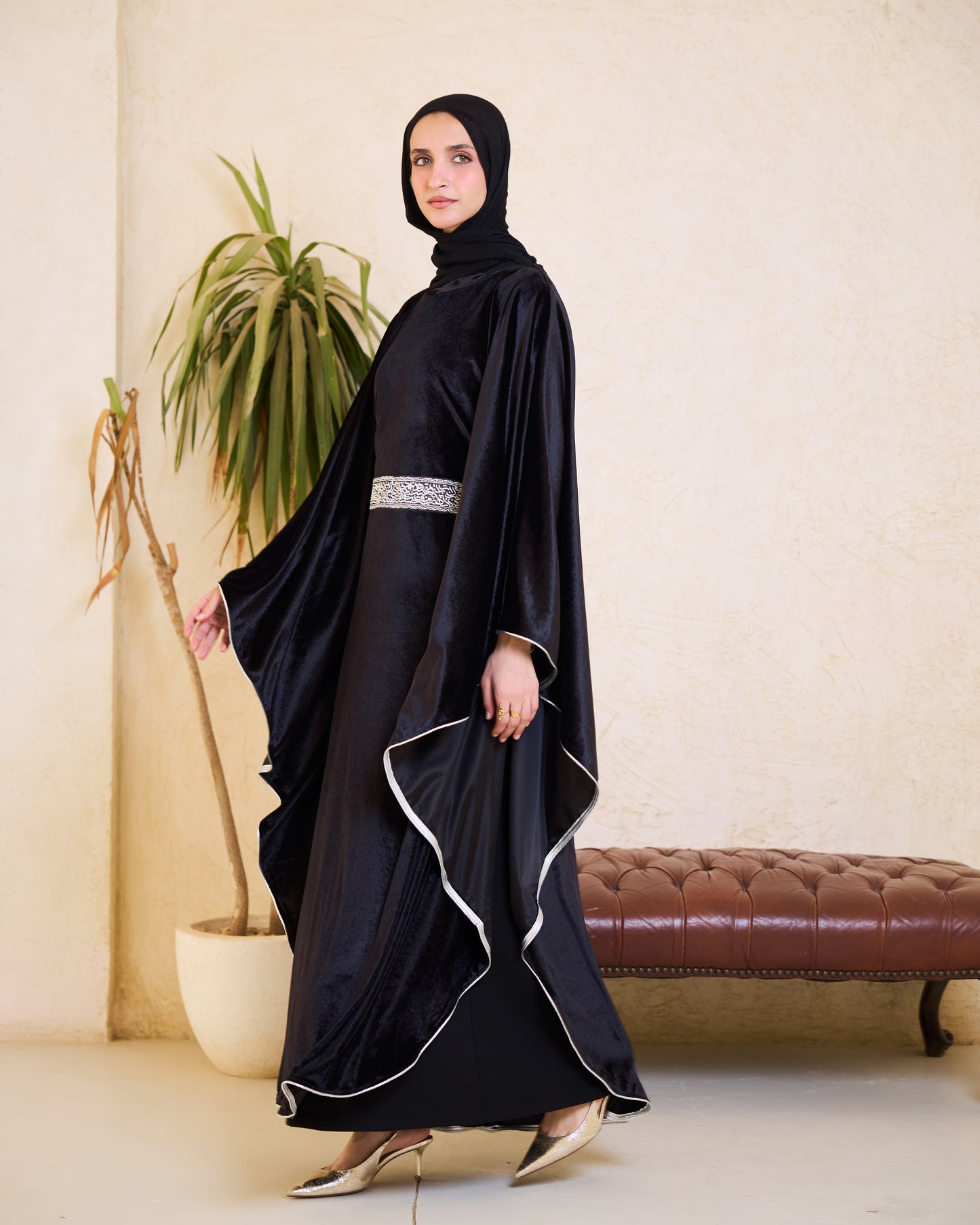 Majestic black Velvet Cinched Kaftan – Ramadan Edition& Matching Clutch Set