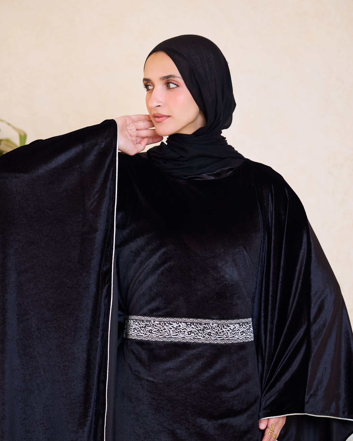 Majestic black Velvet Cinched Kaftan – Ramadan Edition& Matching Clutch Set